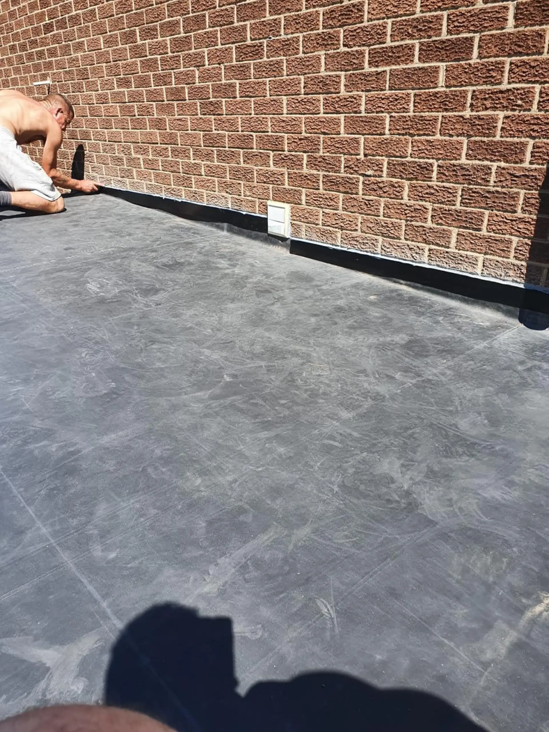 WHAT IS AN EPDM FLAT ROOF?